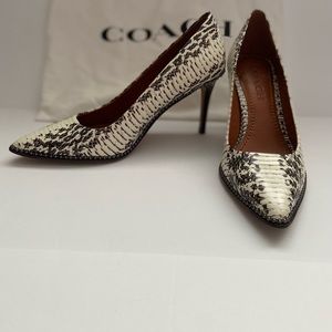 Coach WAVERLY heels size 5.5